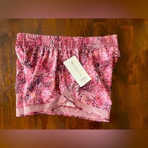 Athleta Printed Mesh Racer Run Short 4”